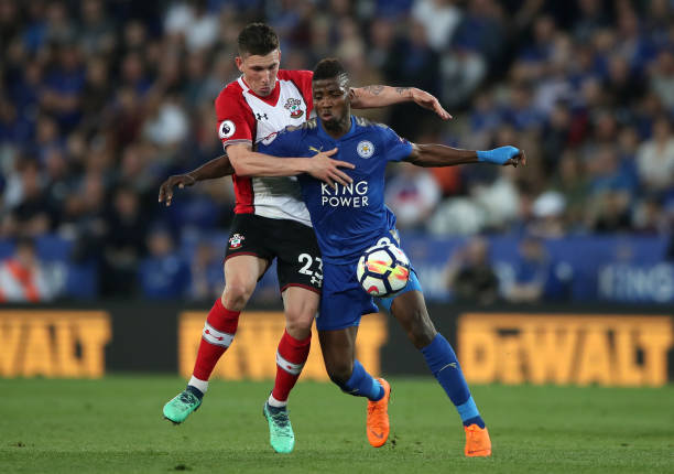 车内许多乘 车内许多乘