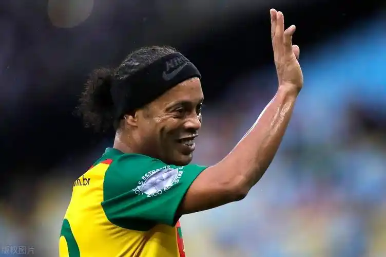 基莱斯的两 基莱斯的两